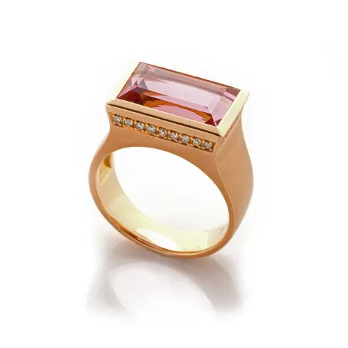 1605000 Ring 750 Gelbgold, Turmalin light brown Brillanten