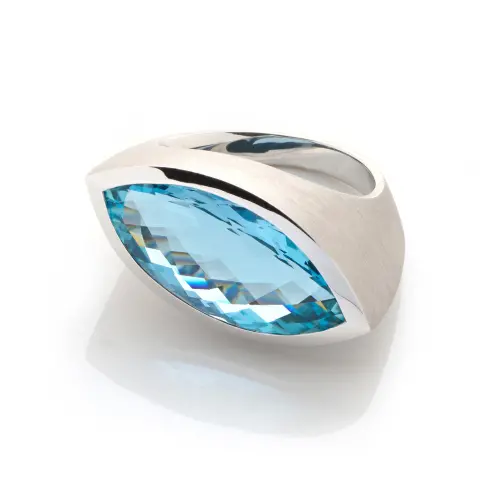 1290002 Ring mit Aquamarin Navette in 750 Weißgold