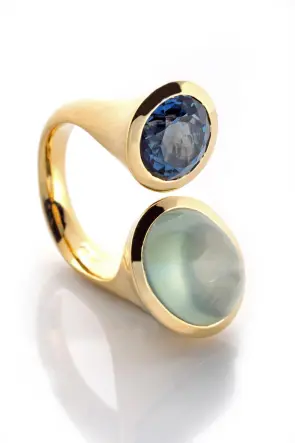 1420-027 Ríng 750 Gelbgold mit Prenit und Topas